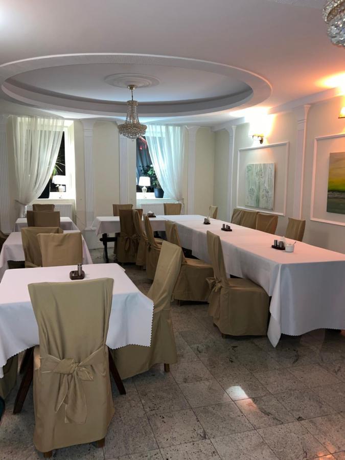 Jarosław Gosciniec Asticus B&B 외부 사진
