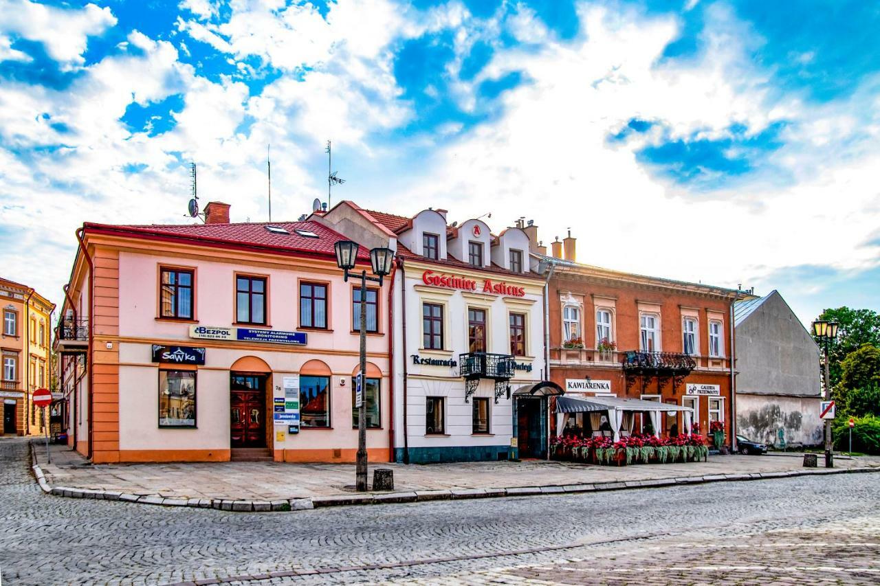 Jarosław Gosciniec Asticus B&B 외부 사진