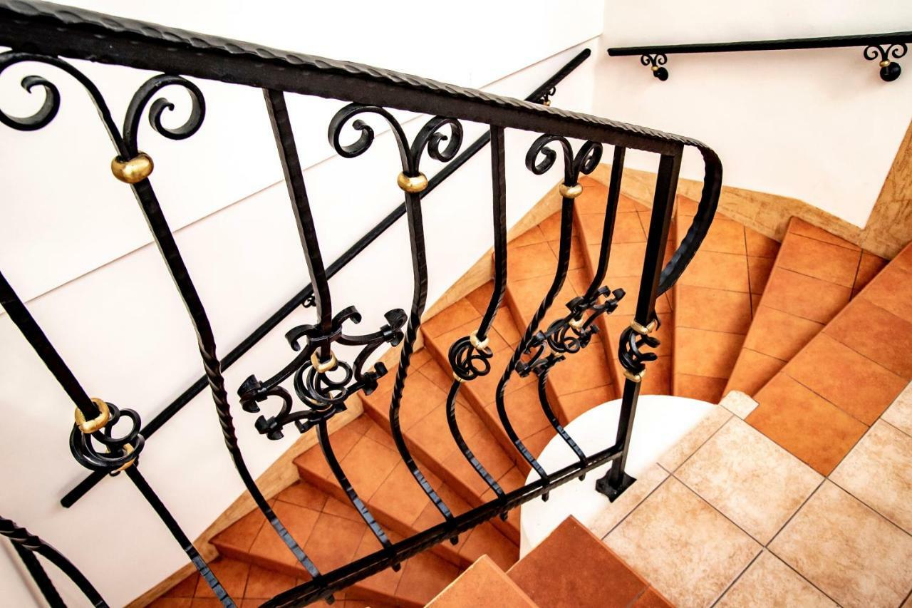 Jarosław Gosciniec Asticus B&B 외부 사진