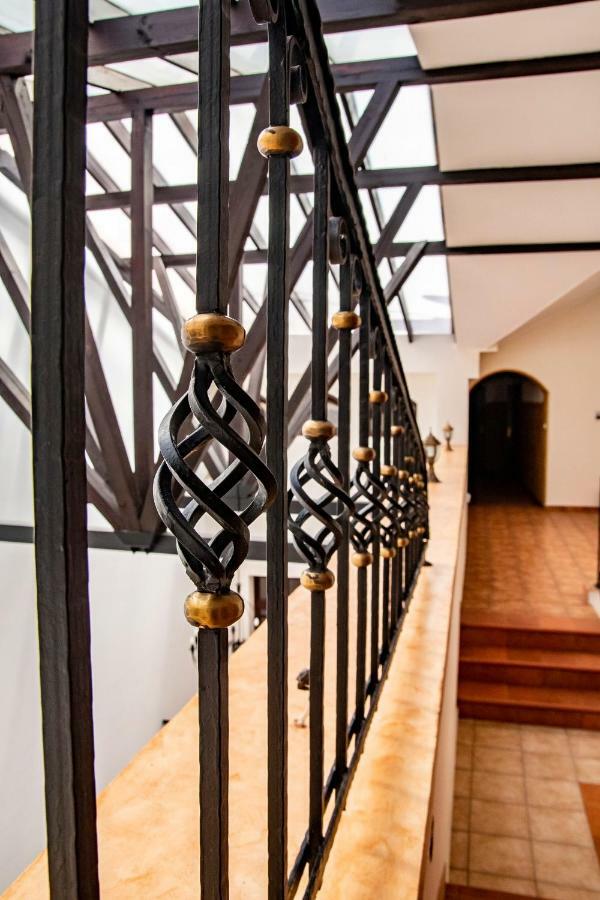 Jarosław Gosciniec Asticus B&B 외부 사진