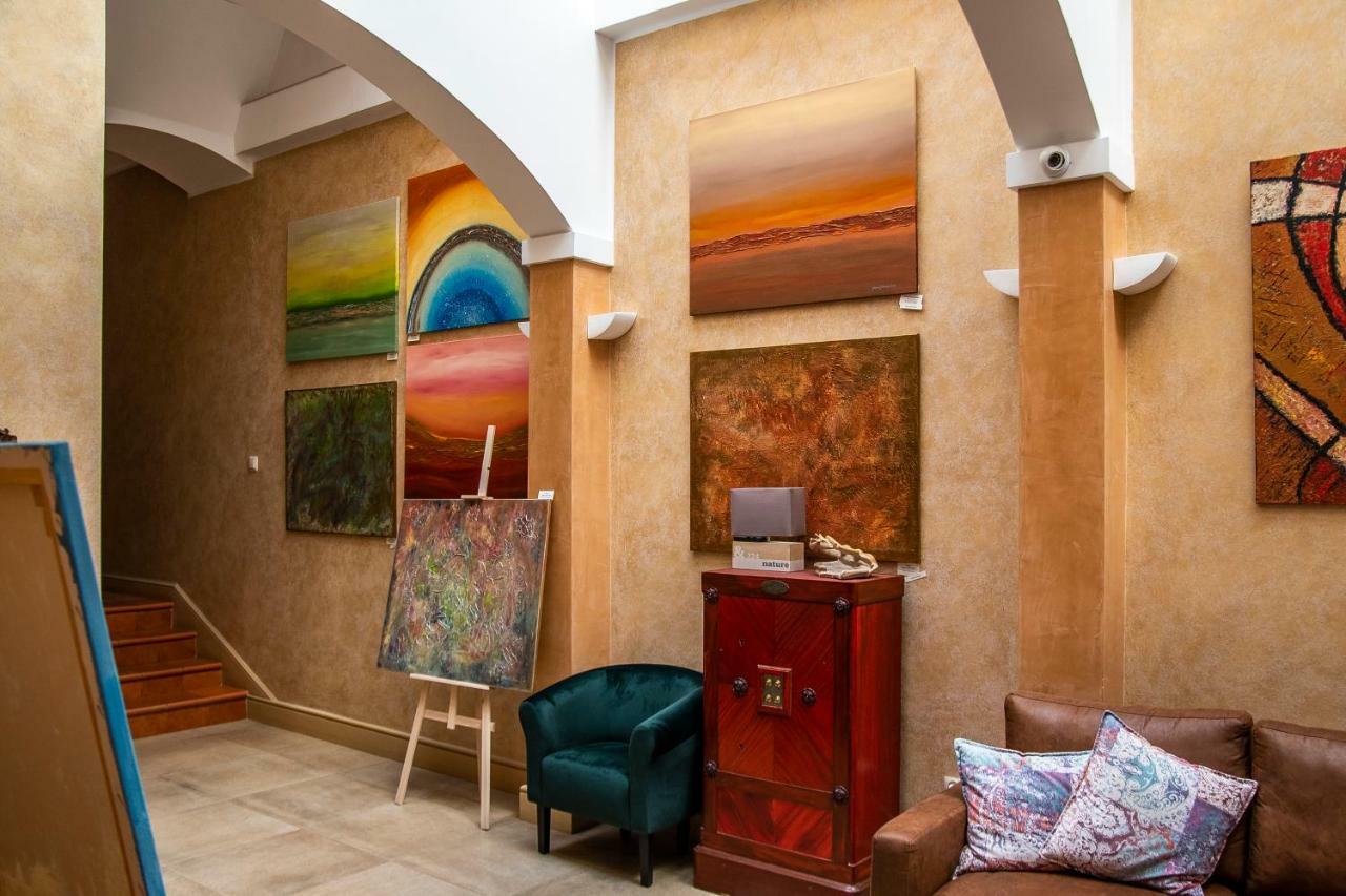 Jarosław Gosciniec Asticus B&B 외부 사진